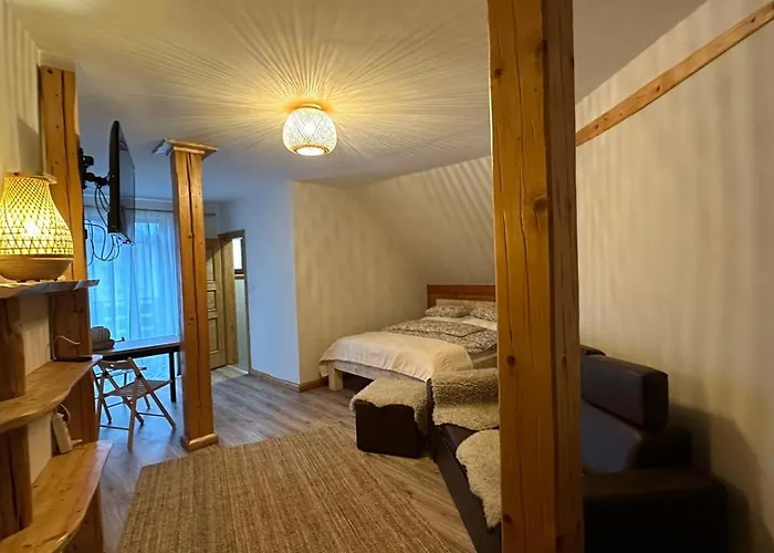 Zlota 1 בית הארחה