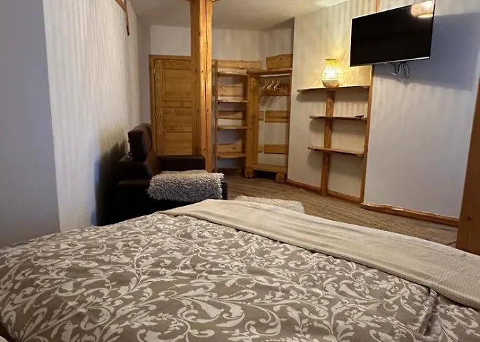 Zlota 1 3* אוסטראון