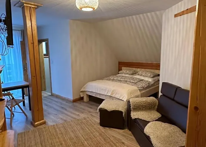 Zlota 1 בית הארחה